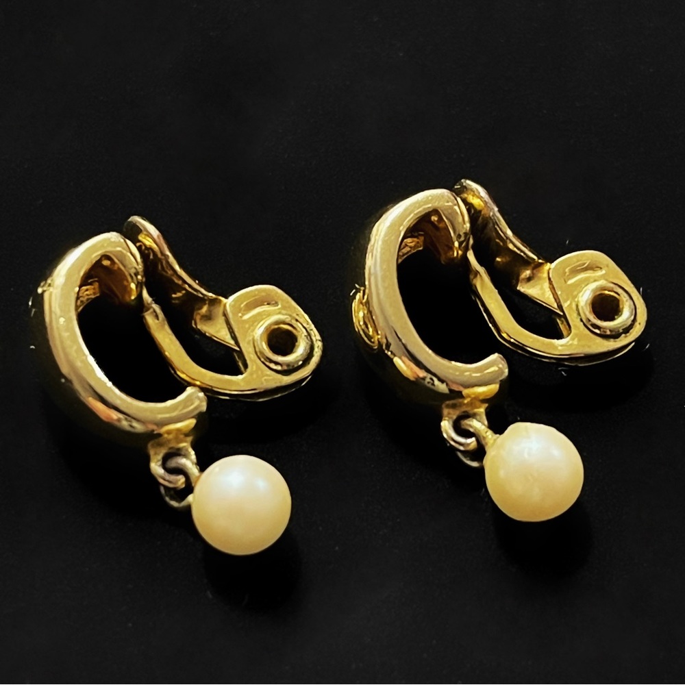 ✨Classic Vintage Pearl Clip On Earrings